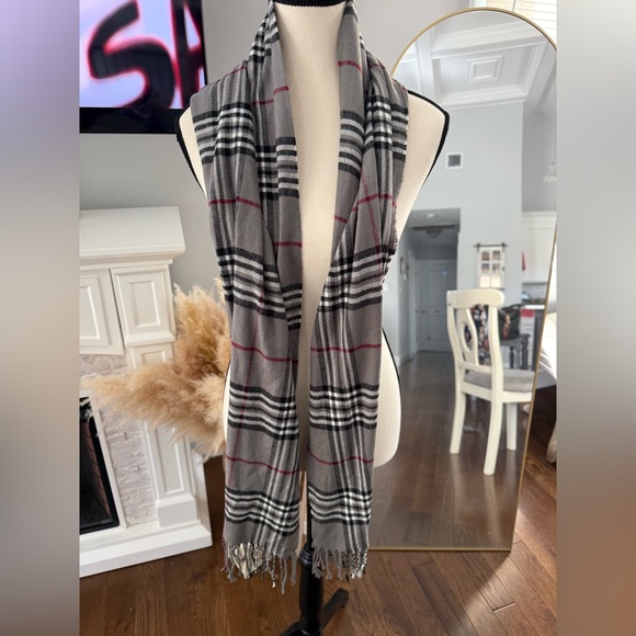 Accessories - Super Soft Gray Plaid Scarf